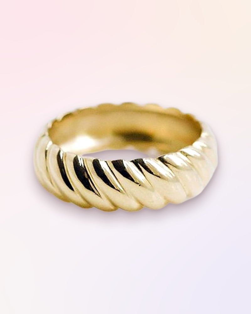 the twist rope ring in gold